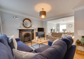 The Upper Crust Apartment
